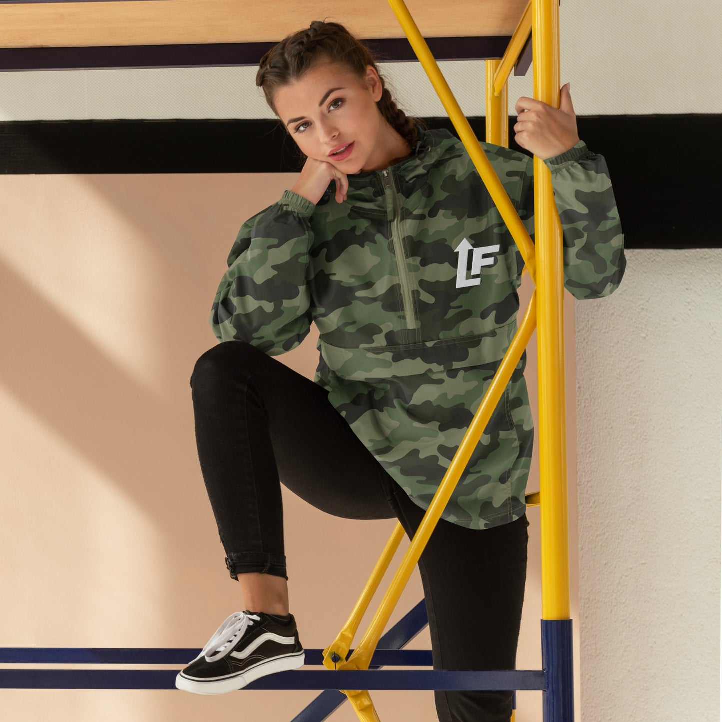 LIFESTYLE HALF ZIP JACKET